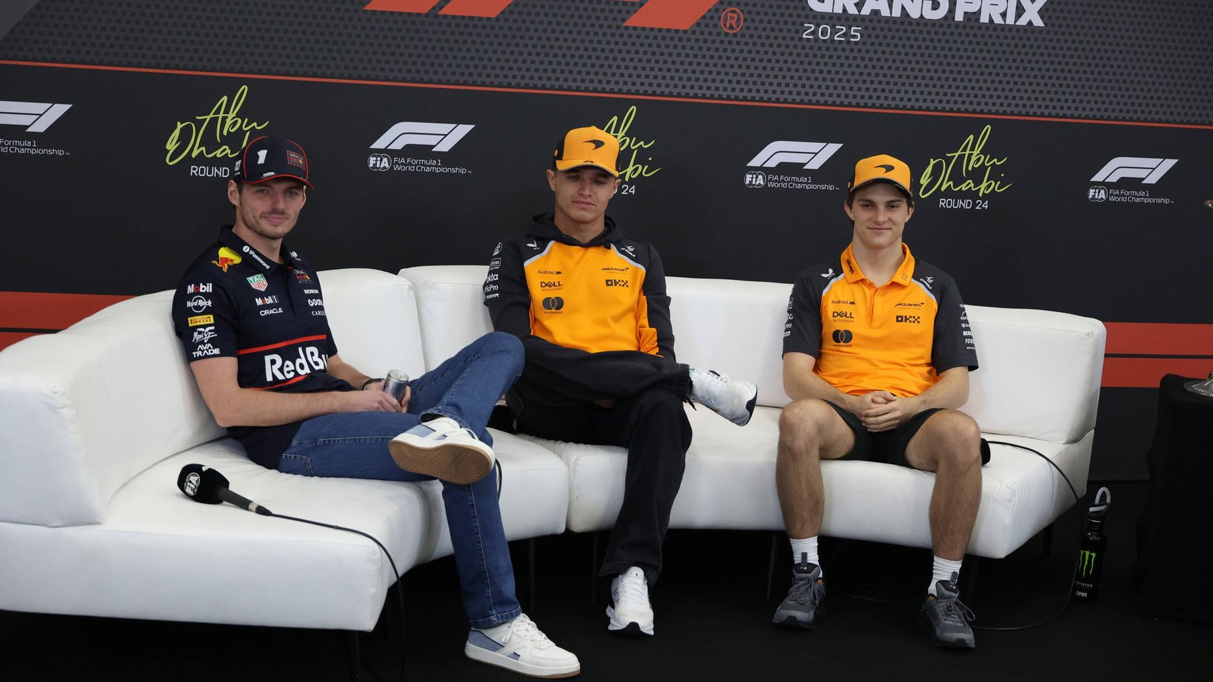 Trīs piloti cīņā par vienu titulu – dramatiskākie F-1 finālposmi