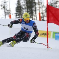 Kalnu slēpotājam Zvejniekam 25.vieta ziemas Universiādes milzu slalomā
