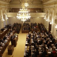 Čehijas mazākuma valdība parlamentā neiztur uzticības balsojumu