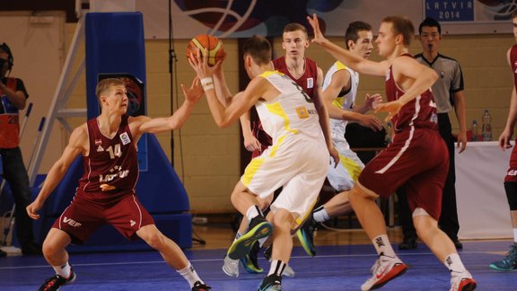 Latvijas izlase U-16 Eiropas basketbola čempionāta spēlē zaudē Lietuvai - 5