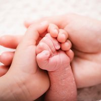 Рождаемость за семь месяцев этого года снизилась на 13,9%
