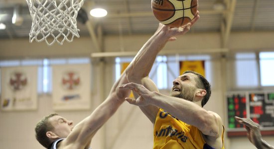 'Ventspils' basketbolisti līdzvērtīgā cīņā atjauno vadību LBL finālsērijā