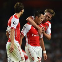 Londonas 'Arsenal' ar pūlēm sasniedza UEFA Čempionu līgas pamatturnīru