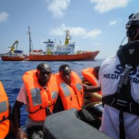 Migrantus no kuģa 'Aquarius' nogādās piecās Eiropas valstīs