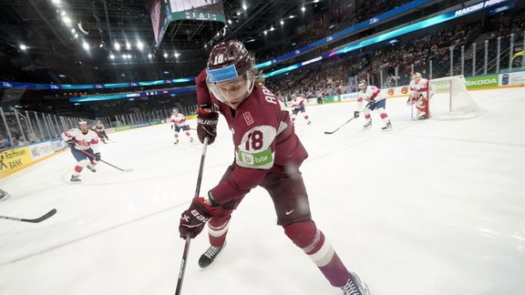 Latvijas izlase pirms izšķirošajām spēlēm Ābolu iespēlē pirmajā maiņā