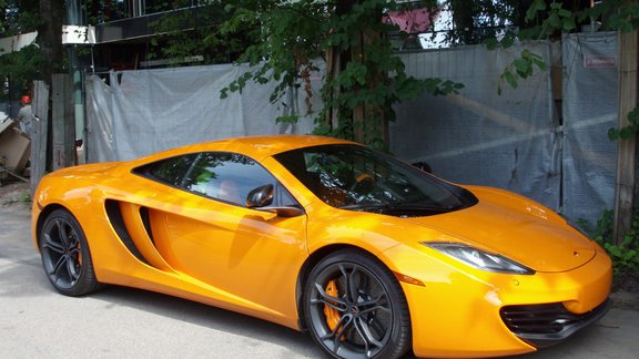  Юрмале замечен McLaren MP4-12C с пенсильванскими номерами 