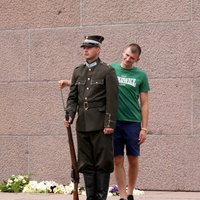 Video: Vroclavas "Šlask" futbola fani iespaidīgā gājienā pārsteidz rīdziniekus