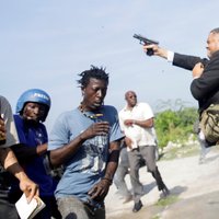 Ķīna lūdz ANO Drošības padomi aizliegt mazo ieroču piegādes Haiti