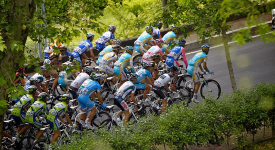 Pirmo reizi vēsturē UCI par dopinga pārkāpumiem diskvalificē veselu komandu