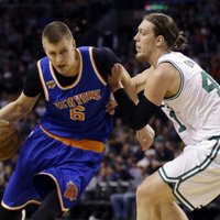 Porziņģis rezultatīvākais 'Knicks' rindās zaudējumā pret 'Celtics'