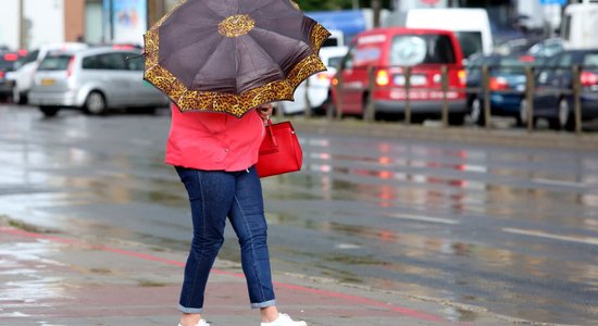 Lietavas appludina dažu Rīgas centra skolu pagrabstāvu telpas