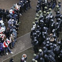 На "Марш мудрости" в Минске вышли сотни пенсионеров