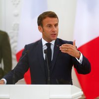 Макрон: Франция подверглась нападению исламистов и находится в опасности