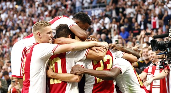 'Ajax' un 'Sporting' gūst pārliecinošas uzvaras Čempionu līgas pirmajā spēlē