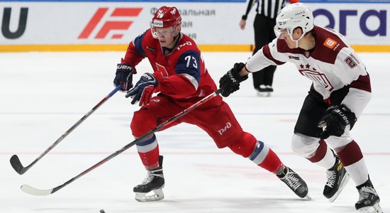 Rīgas 'Dinamo' ar sagrāvi Jaroslavļā nodrošina pēdējo vietu KHL