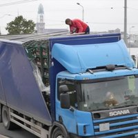 Aculiecinieka video: Vai gaidāma nākamā alus kravas izbiršana uz šosejas?