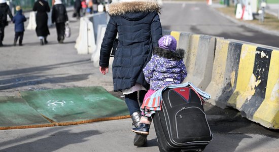 В торговых центрах Риги можно пожертвовать теплую одежду украинским беженцам