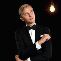 Nākamgad Rīgā koncertēs ekstravagantais Makss Rābe kopā ar 'Palast Orchester'