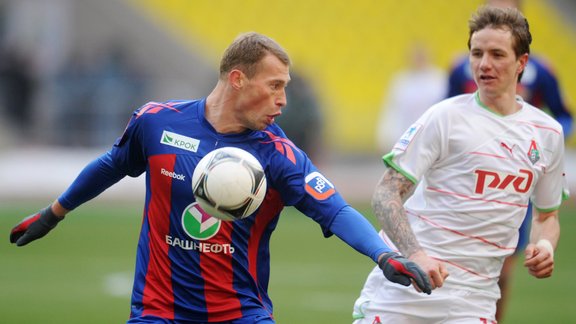 Vasily Berezutsky and Roman Pavlyuchenko (CSKA - Lokomotiv)