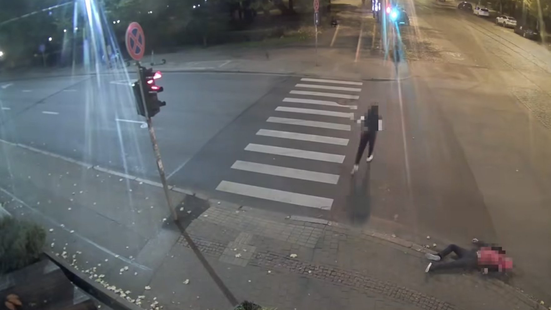 Video: Jaunieši Rīgas centrā uzbrūk ārvalstu pilsonim un viņu aplaupa