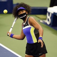 Osaka pēc izbīļa otrajā setā pieveic WTA ranga 81. tenisisti