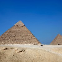 Zinātniekus samulsina pie Gīzas piramīdām atrasts objekts