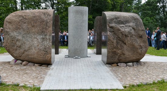 Foto: Sunākstē būs Stenderam un Stradiņam veltīts vides objekts