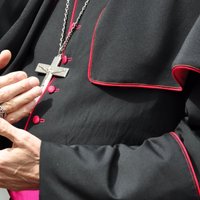 Католический священник отстранен от обязанностей за активную антипрививочную пропаганду