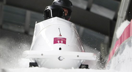 OAR dopinga skandāls Phjončhanā turpinās: 'iekritusi' arī bobslejiste