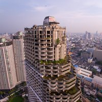 Spoku tornis Bangkokā – grezns luksusa debesskrāpis, kas tā arī netika pabeigts