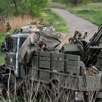 Ukraina draud pārtraukt vieglo ieroču atvilkšanu