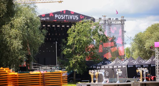 Foto: Lucavsalā iekārto "Positivus" teritoriju; gaidāmas nelielas izmaiņas