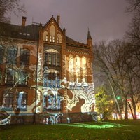 Foto: Galvaspilsēta iemirdzējusies festivāla 'Staro Rīga' gaismās