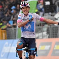 Ekvadoras riteņbraucējs Karapass izcīna uzvaru 'Giro d'Italia' astotajā posmā