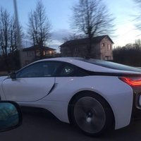 ФОТО: В Риге замечен редкий и эксклюзивный BMW i8 - суперкар стоимостью 150 тысяч евро