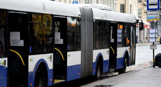Rīgā mainās 15. maršruta trolejbusa un 16. maršruta autobusa kustību grafiks darba dienās