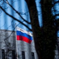 Mediji: sankcijām pakļautie Krievijas produkti joprojām ieplūst ES