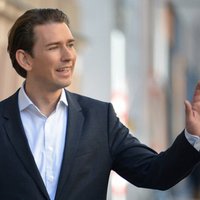 Parlamenta vēlēšanās Austrijā triumfē pret imigrantiem noskaņotie spēki, liecina provizoriskie rezultāti