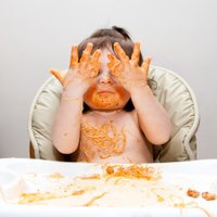 Biežākās mazuļu ēdināšanas kļūdas jeb 'Nē', ko sakām pārāk reti