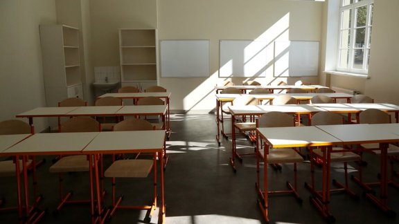 tukša klase, klase, skola, skolas sols, skolas soli, rīgas franču licejs