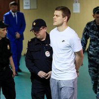 Kautiņus sarīkojušie Krievijas futbolisti Kokorins un Mamajevs saņem reālus cietumsodus
