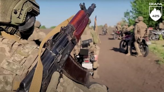 Video: Ukrainā izveidota pirmā motociklu rota