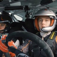 Video: e-autosporta čempioni Nitiša vadībā izmēģina īstu rallija auto