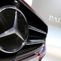 'Mercedes-Benz' pasaulē atsauc gandrīz miljonu vecāka ražojuma automobiļu