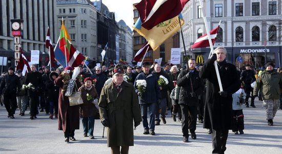 ФОТО, ВИДЕО: В Риге состоялось шествие памяти легионеров, есть задержанные