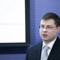Dombrovskis: dzīvošana uz parāda neatmaksājas