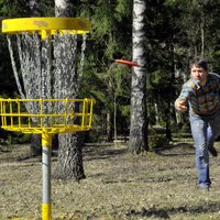 Īves pagastā risināsies izšķirīgās cīņas Latvijas čempionātā disku golfā