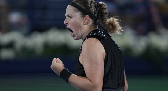 Ostapenko WTA rangā atgūst trīs pozīcijas; Gulbim kāpums pa četrām vietām