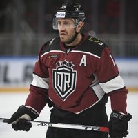 Karsumam 300. punkts KHL; Rīgas 'Dinamo' novājinātā sastāvā kapitulē Nursultanā