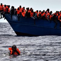 Vidusjūrā notikusi vērienīga migrantu glābšanas operācija – vienā dienā 6000 cilvēku